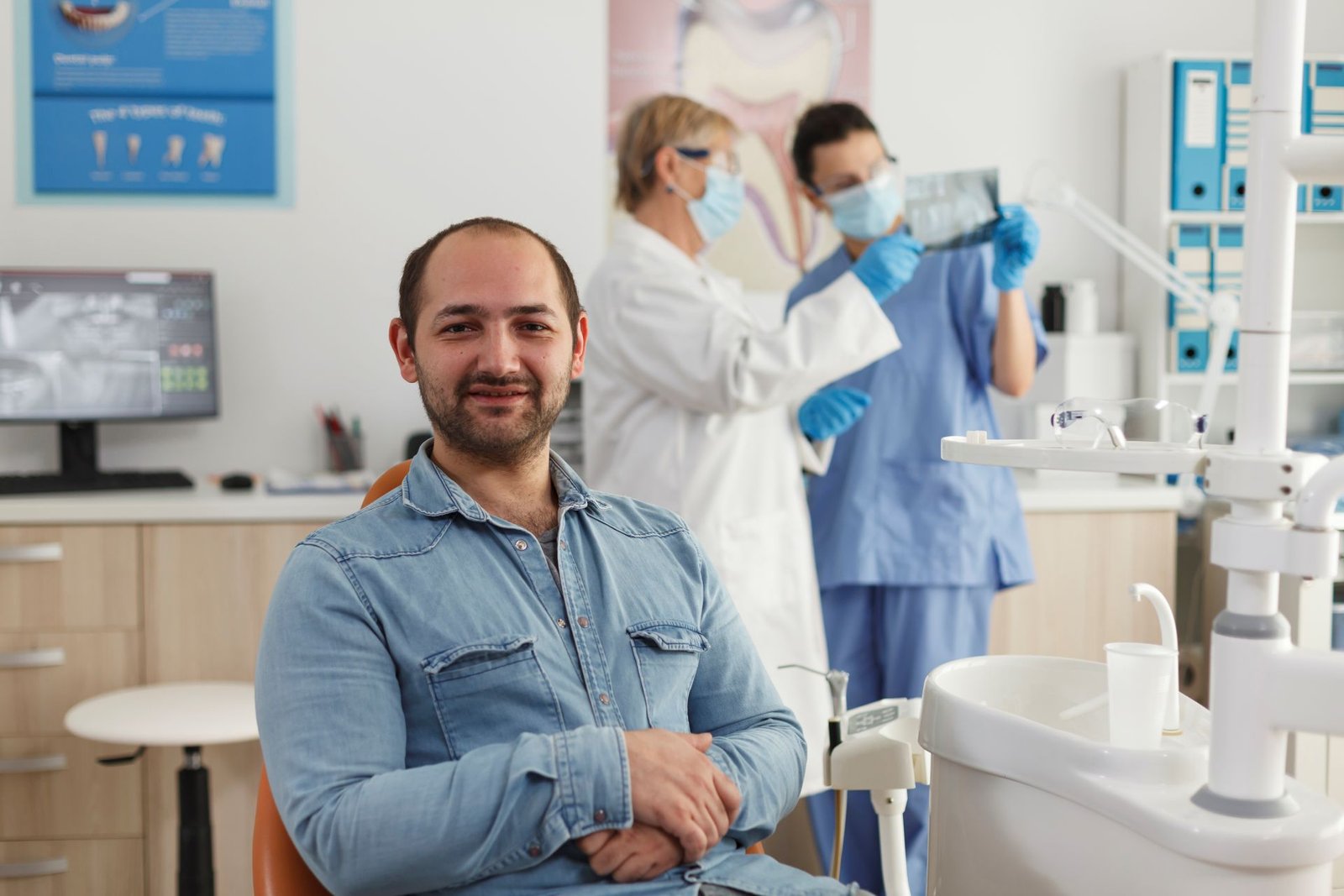 portrait-of-man-patient-with-caries-infection-sitt-2023-11-27-05-01-01-utc.jpg